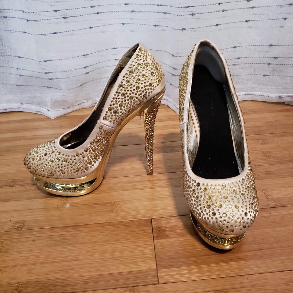 Rose gold pumps with gold rhinestones